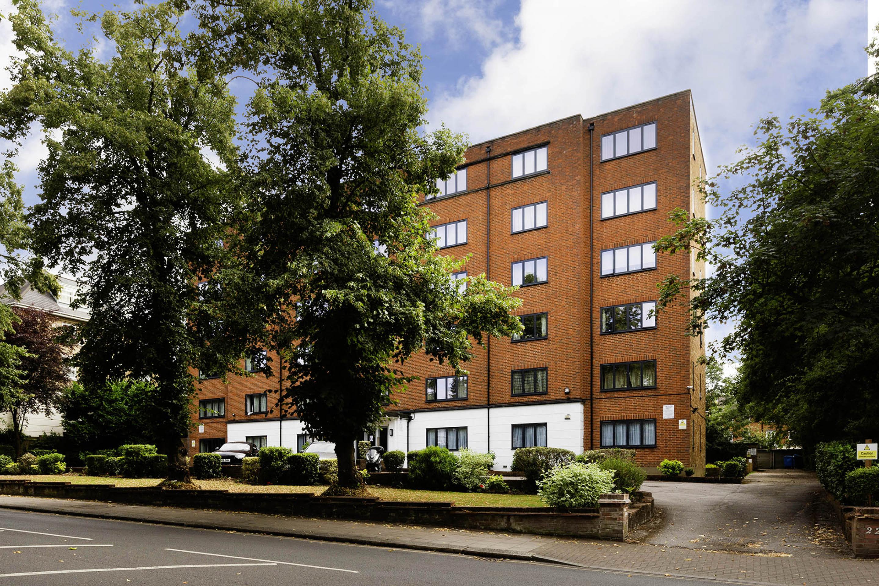 			1 Bedroom, 1 bath, 1 reception Flat			 Willesden Lane, Willesden Green NW2